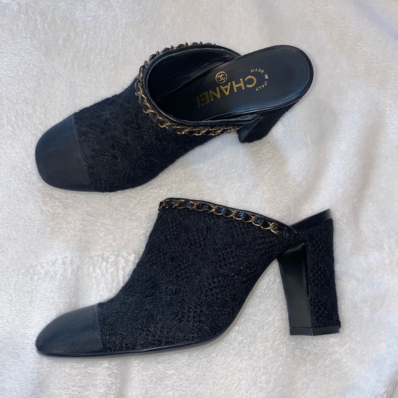 Chanel Tweed Mules gently used! 
From the 2017 Collection by Karl Lagerfeld - Picture 4 of 8